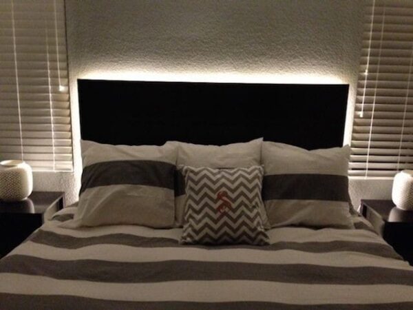 Respaldo de cama 2 plaza con luces LED